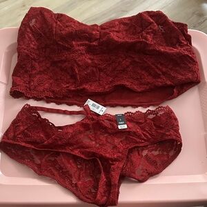 Chic Red Lace Bandeau Set